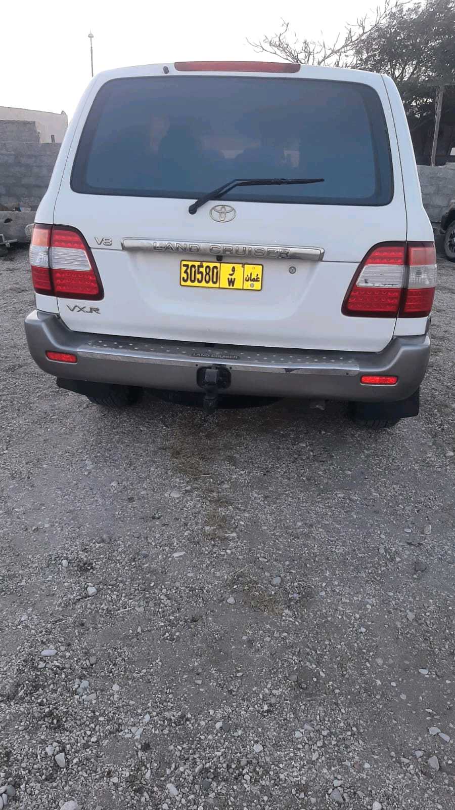 Car Image 1999 TOYOTA LAND CRUISER 