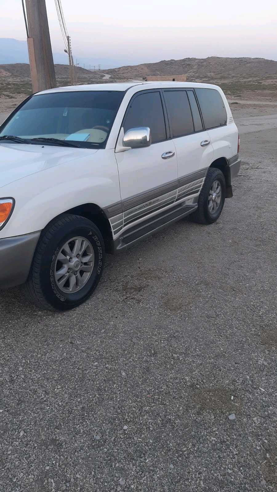 Car Image 1999 TOYOTA LAND CRUISER 
