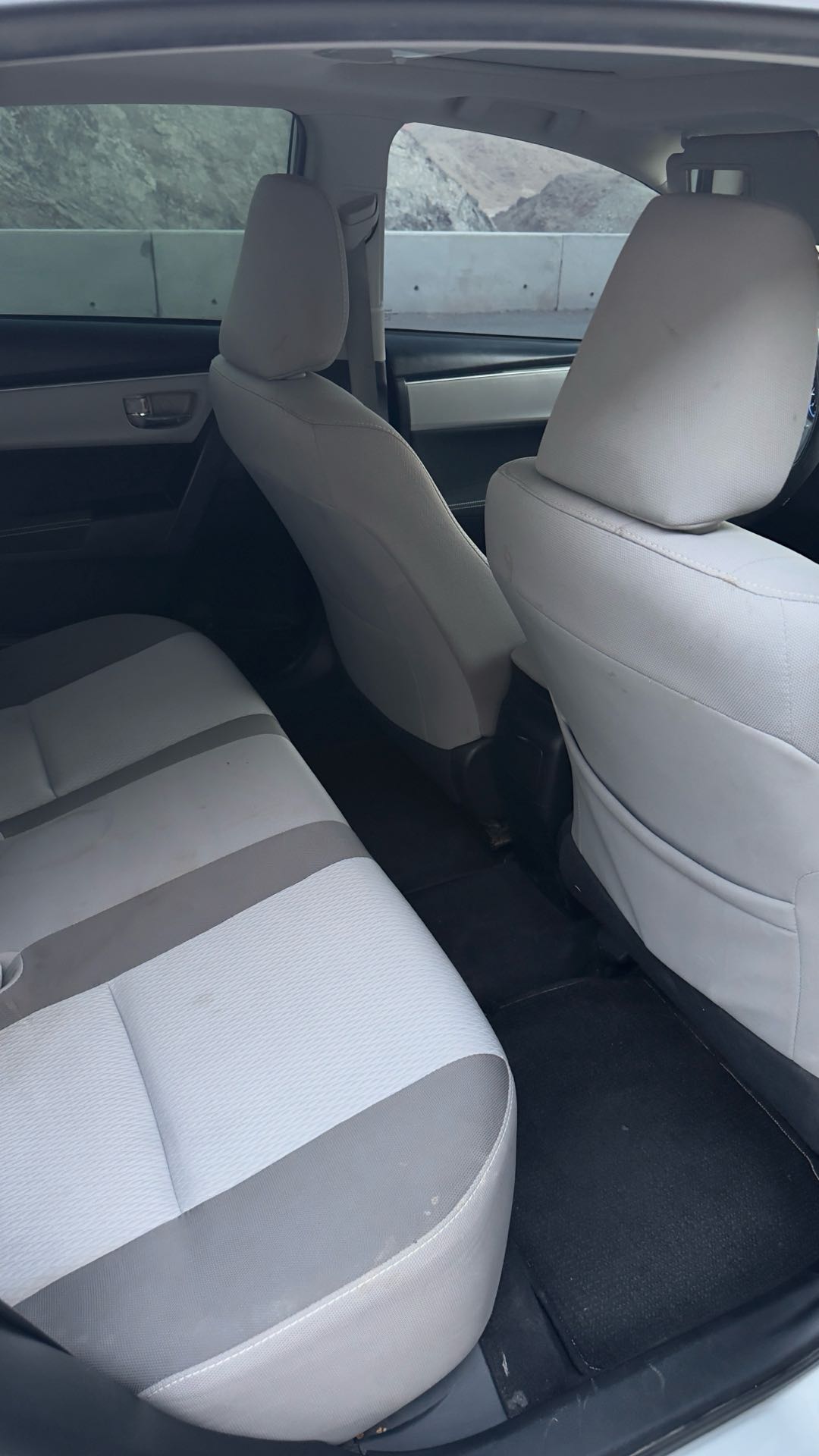 Car Image 2017 TOYOTA COROLLA L