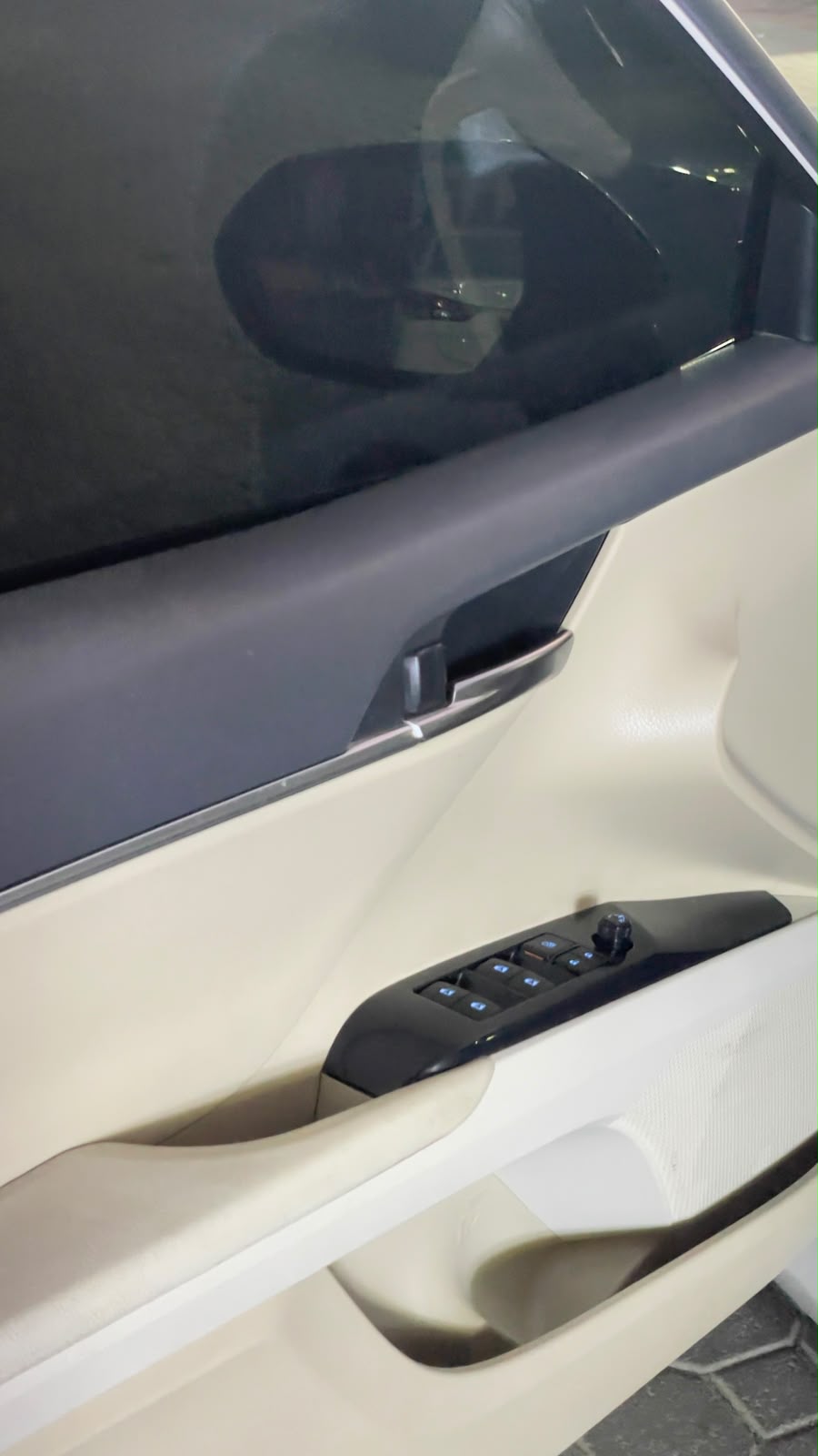 Car Image 2019 TOYOTA CAMRY GLE