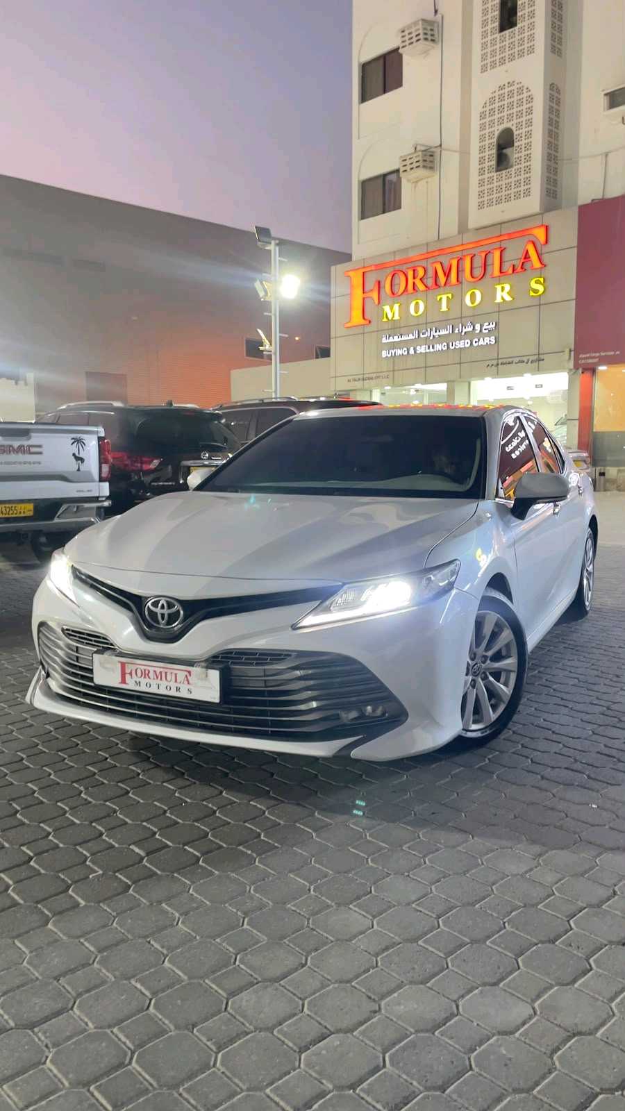 Car Image 2019 TOYOTA CAMRY GLE