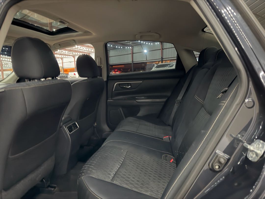 Car Image 2018 NISSAN ALTIMA SV