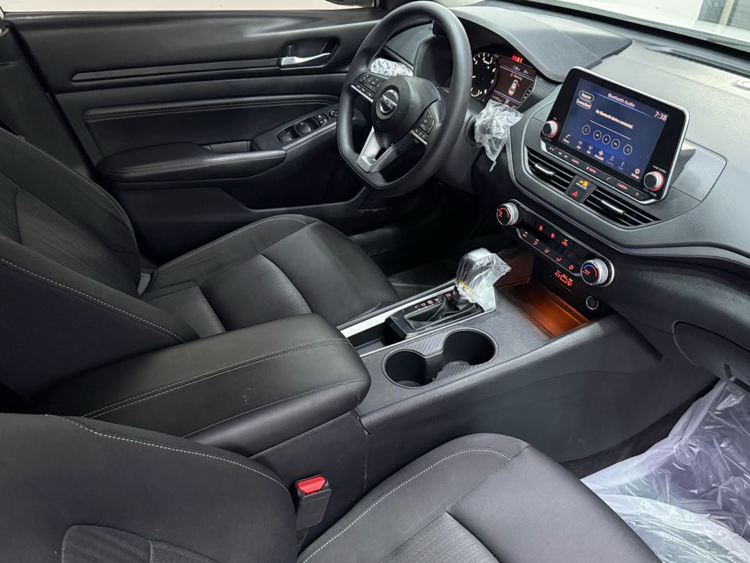 Car Image 2020 NISSAN ALTIMA SR