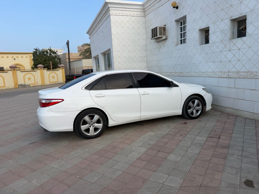 Car Image 2017 TOYOTA CAMRY SE