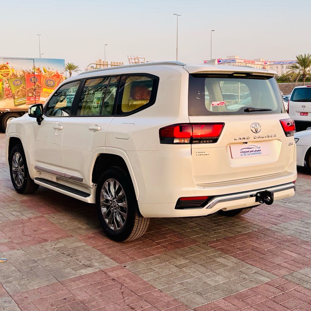 Car Image 2026 TOYOTA LAND CRUISER GX.R