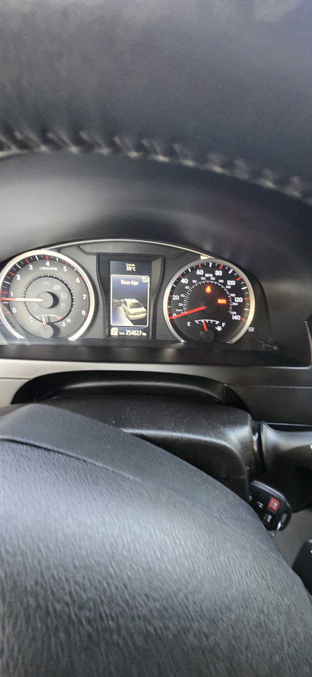 Car Image 2017 TOYOTA CAMRY SE