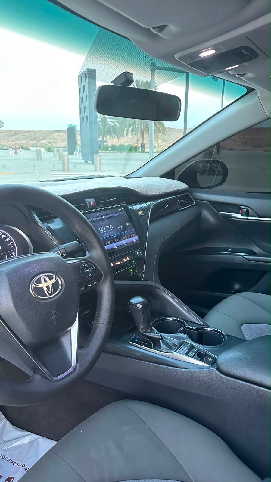 Car Image 2018 TOYOTA CAMRY GLE