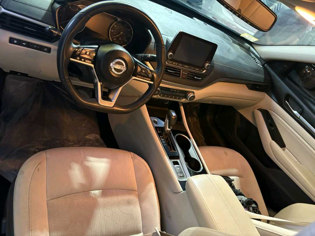 Car Image 2020 NISSAN ALTIMA SV