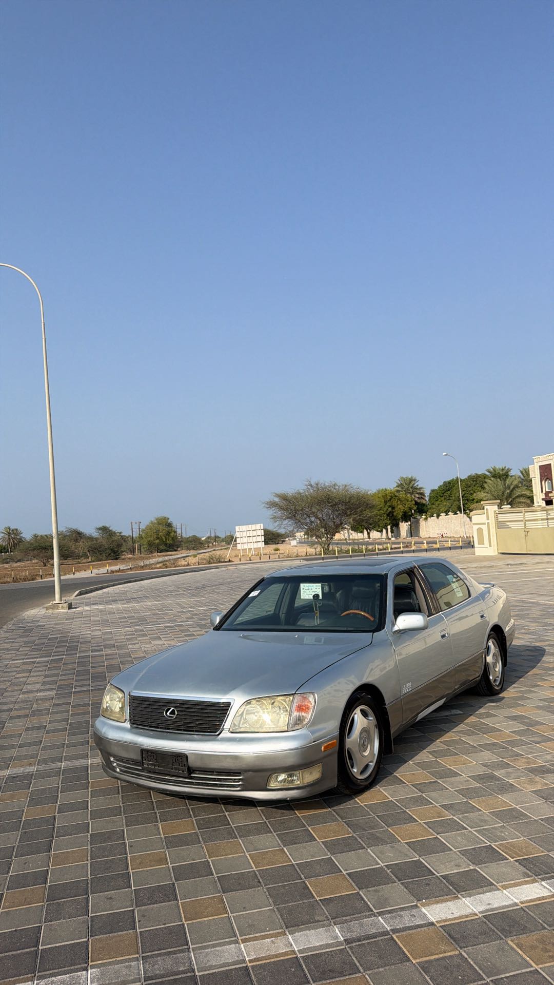Car Image 1998 LEXUS LS 400