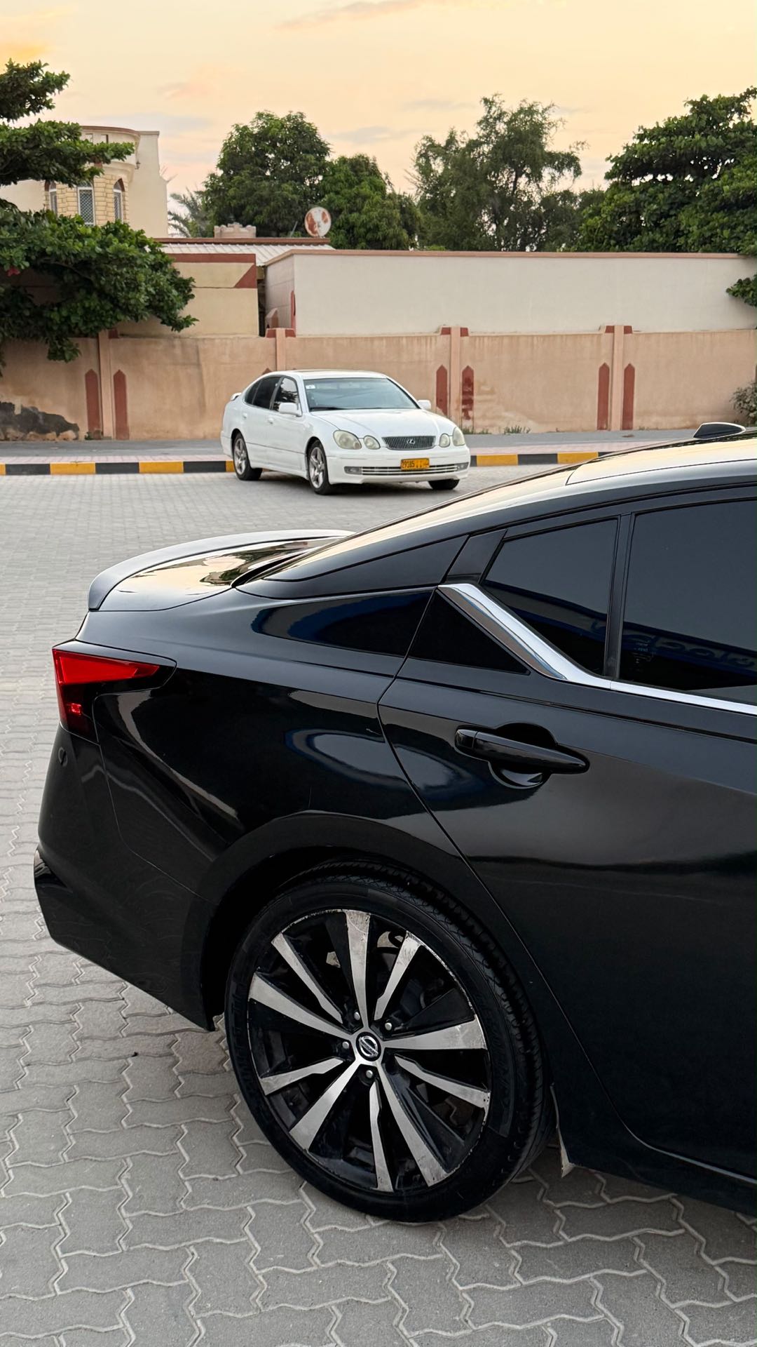 Car Image 2019 NISSAN ALTIMA SR