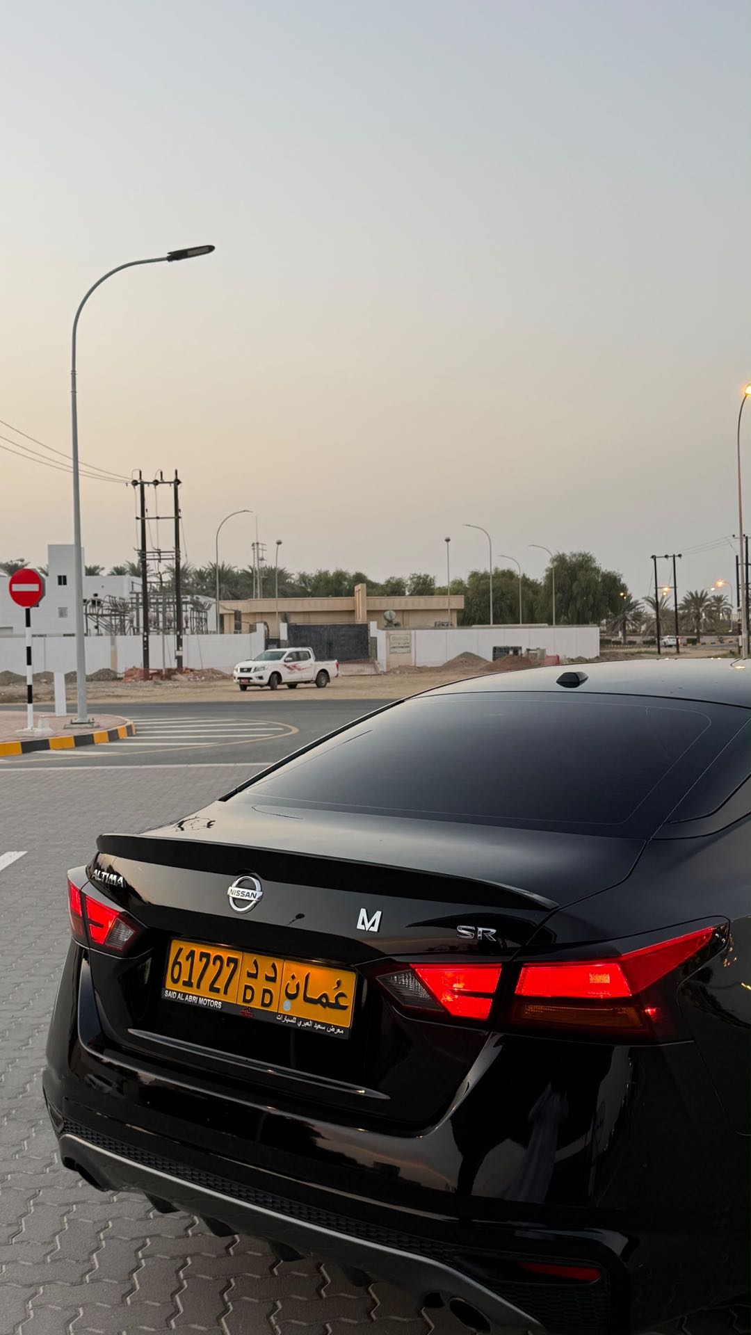 Car Image 2019 NISSAN ALTIMA SR