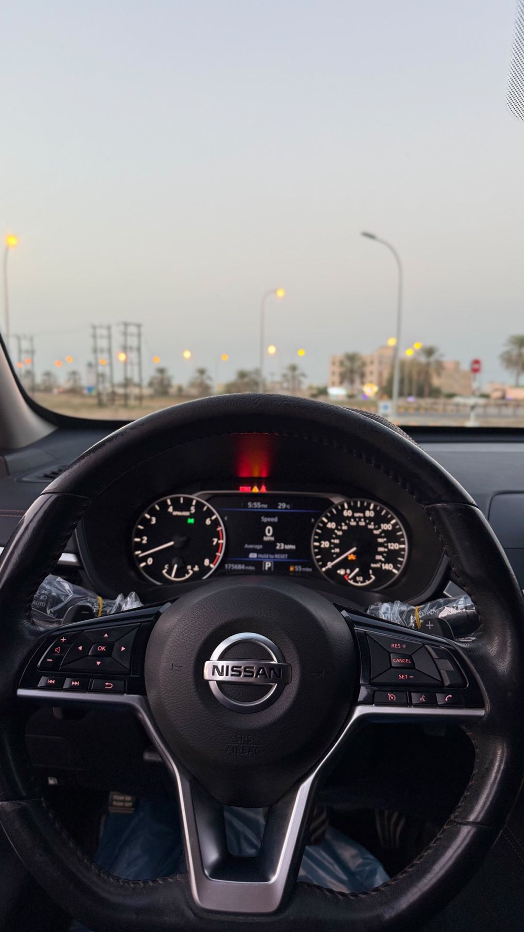 Car Image 2019 NISSAN ALTIMA SR