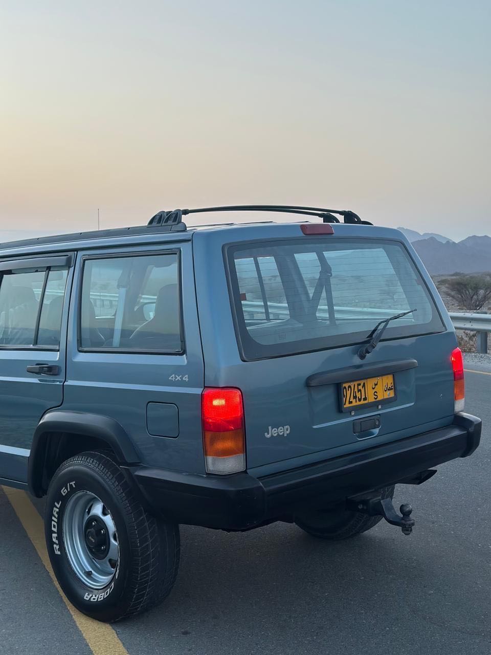 Car Image 1998 JEEP CHEROKEE 