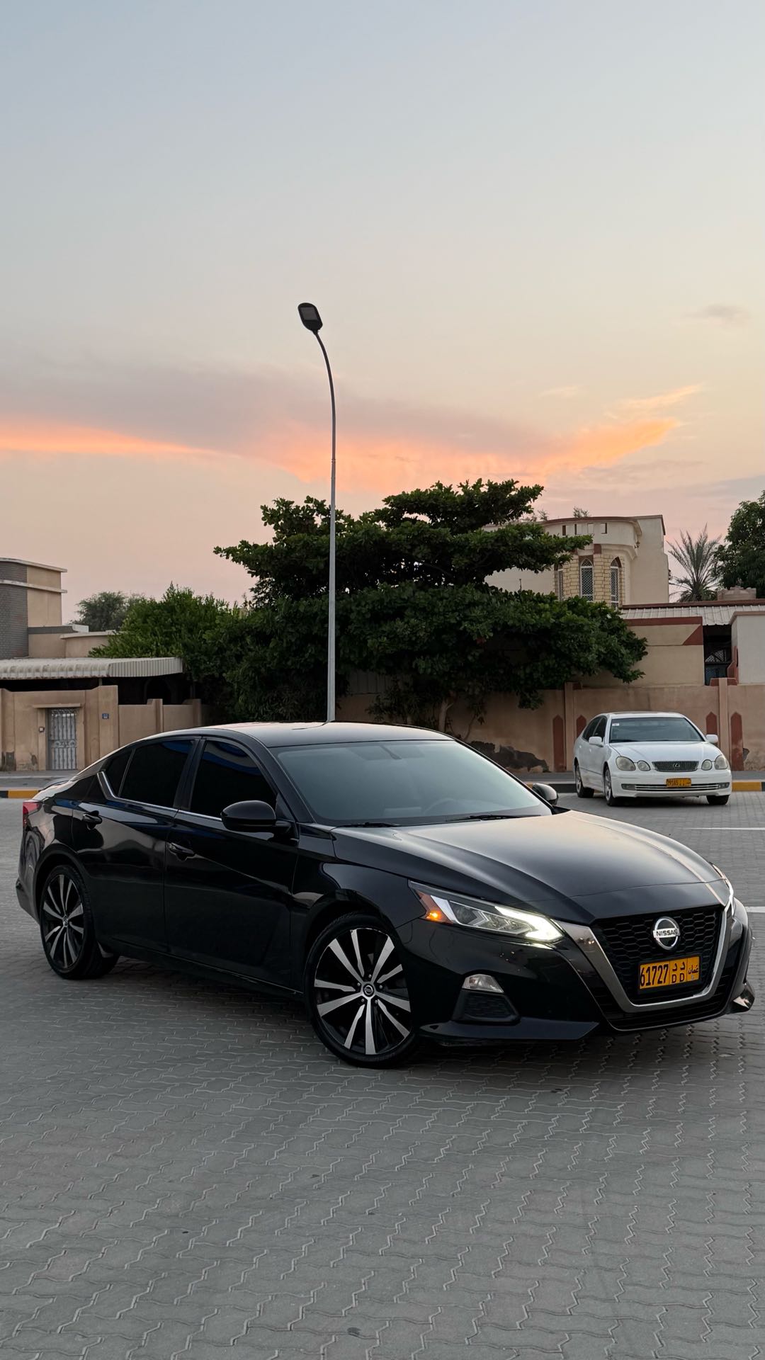 Car Image 2019 NISSAN ALTIMA SR