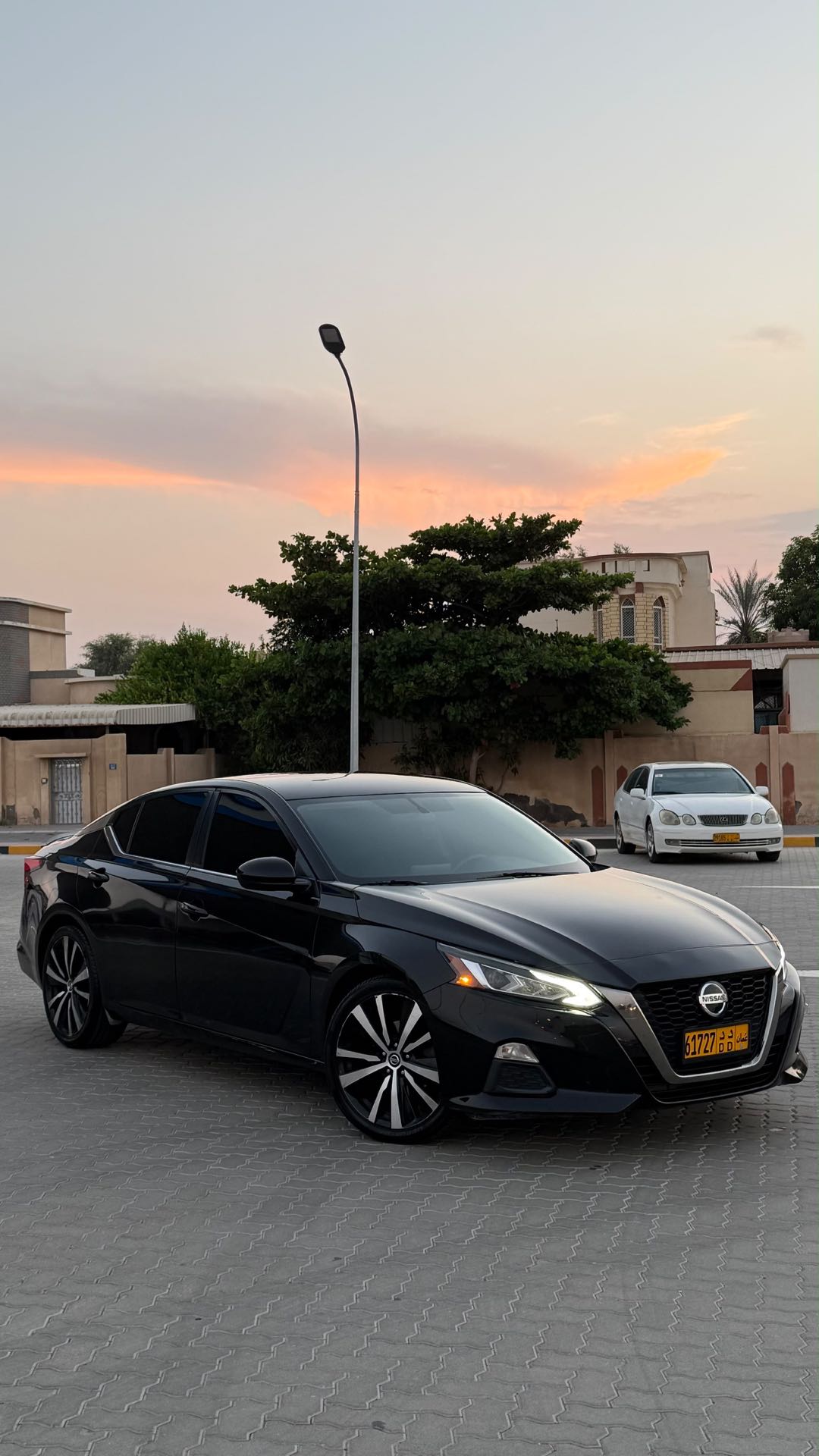 Car Image 2019 NISSAN ALTIMA SR