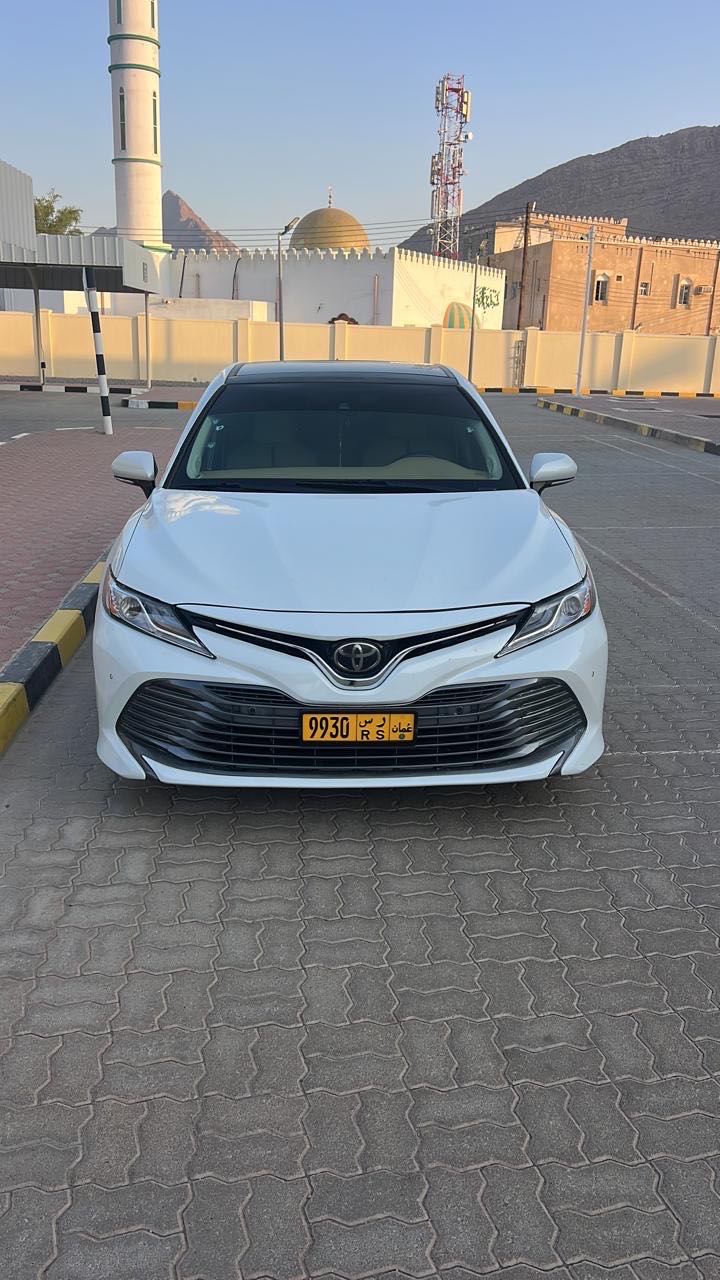Car Image 2018 TOYOTA CAMRY XLE