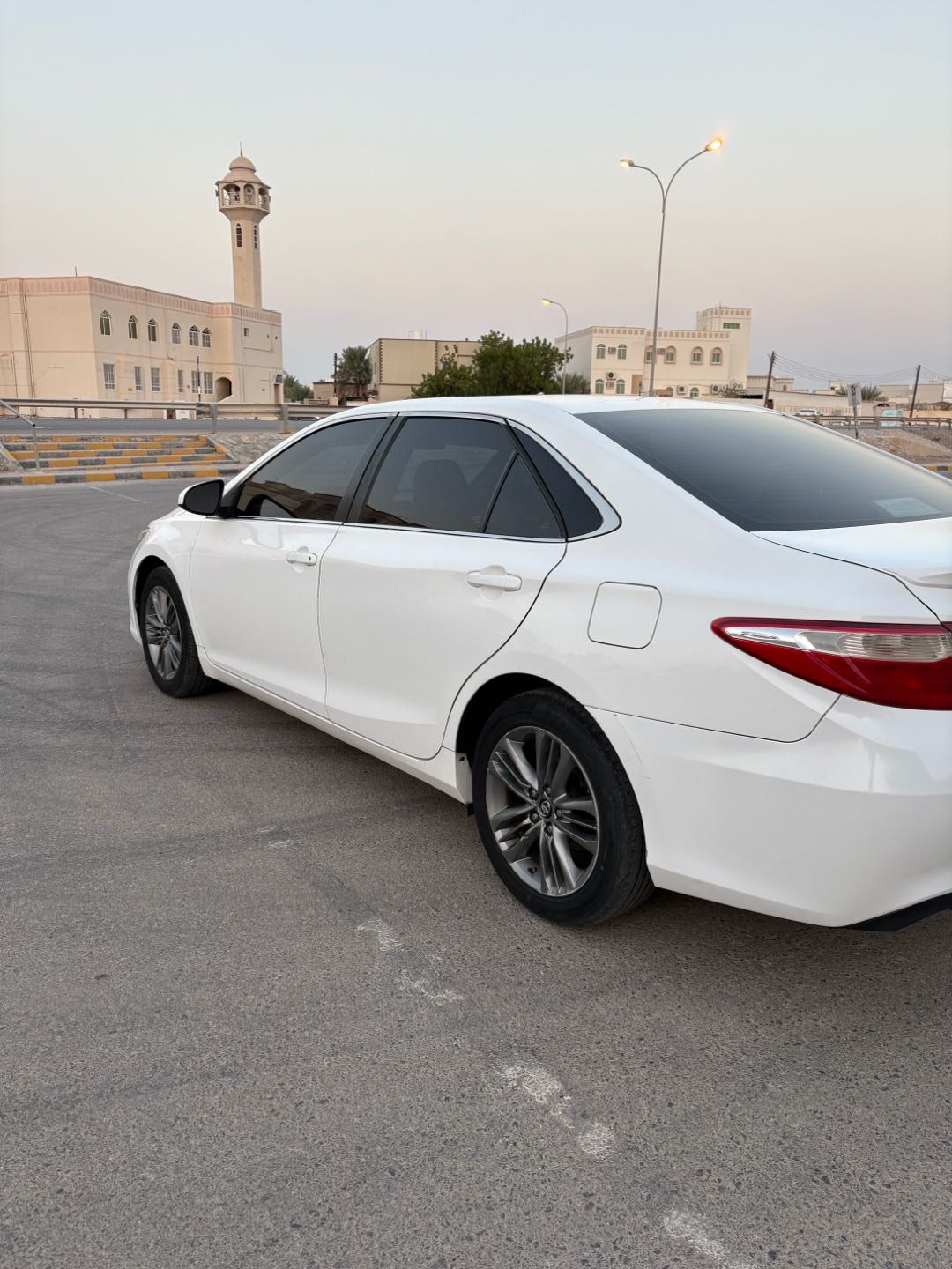 Car Image 2017 TOYOTA CAMRY SE