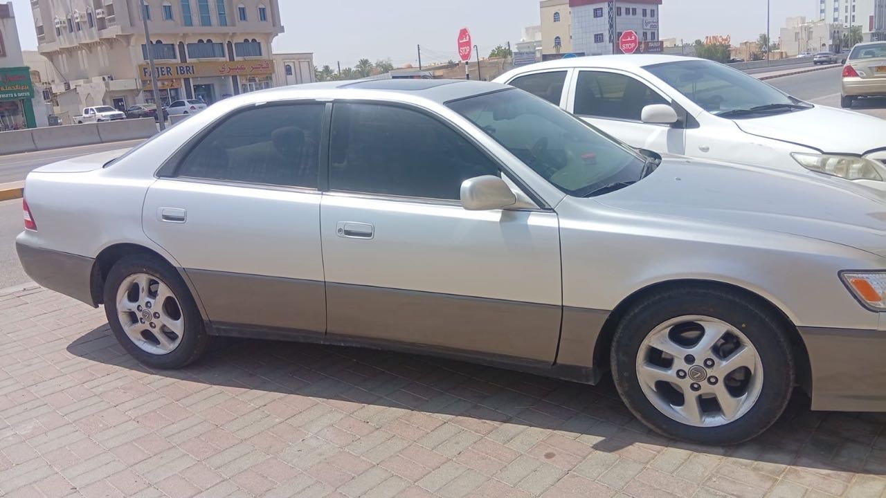 Car Image 1999 LEXUS ES 300
