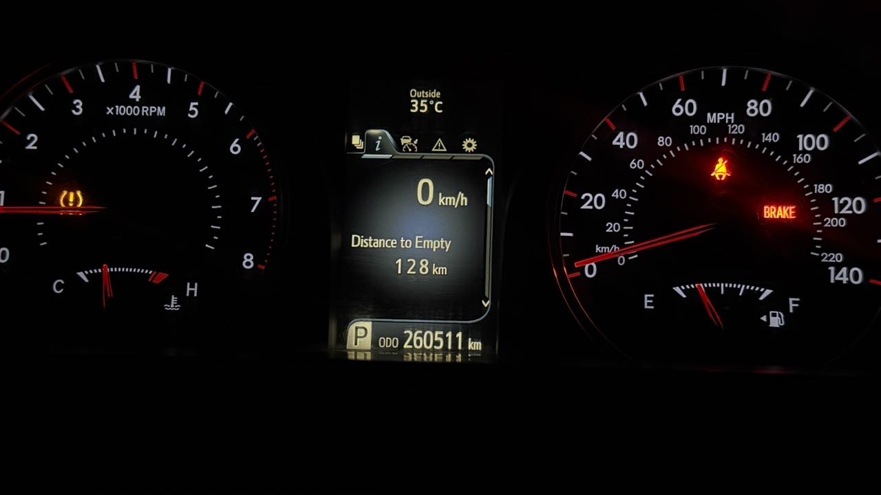 Car Image 2015 TOYOTA CAMRY XSE