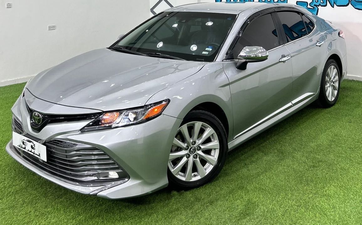 Car Image 2018 TOYOTA CAMRY LE