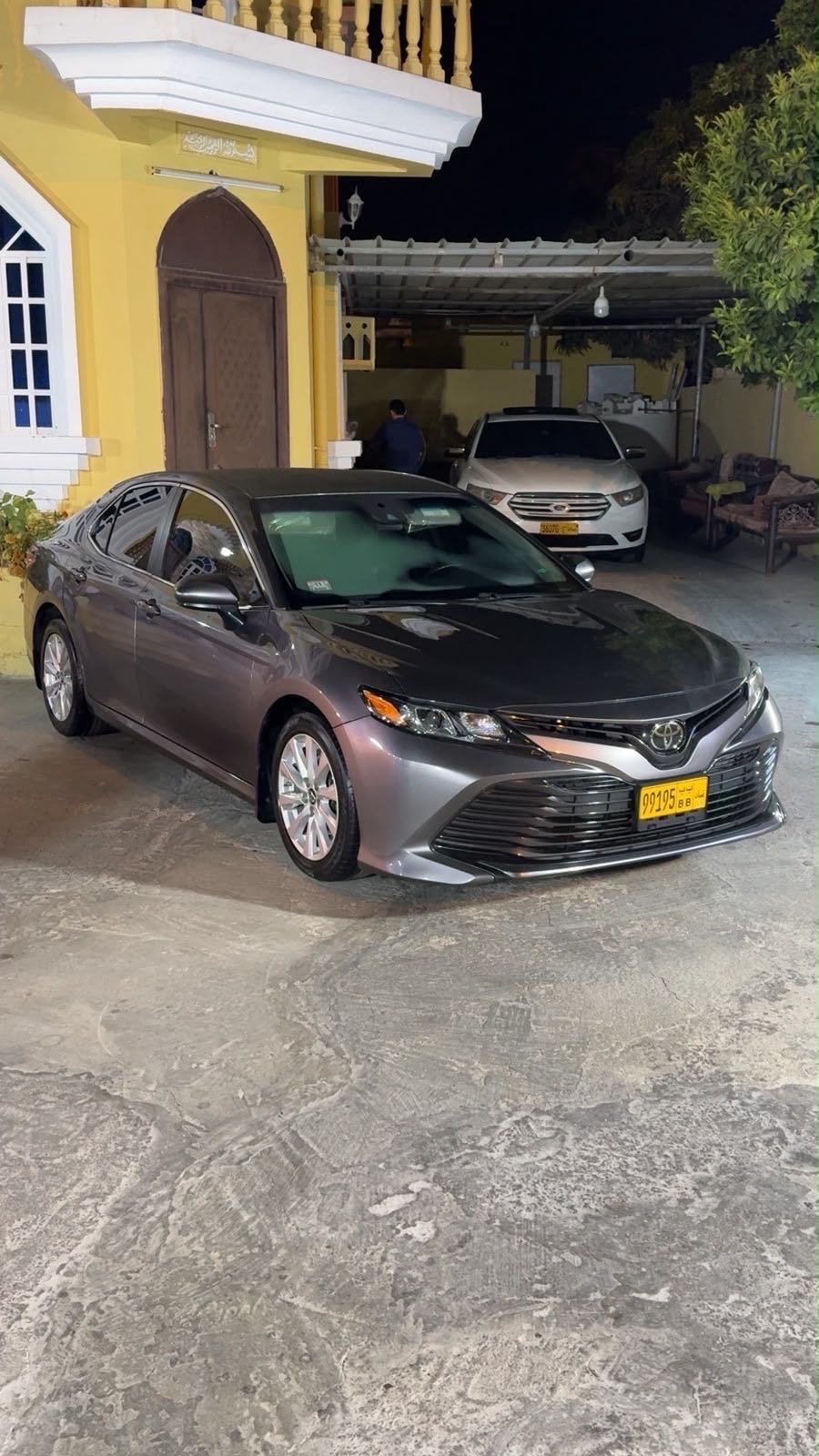 Car Image 2018 TOYOTA CAMRY LE