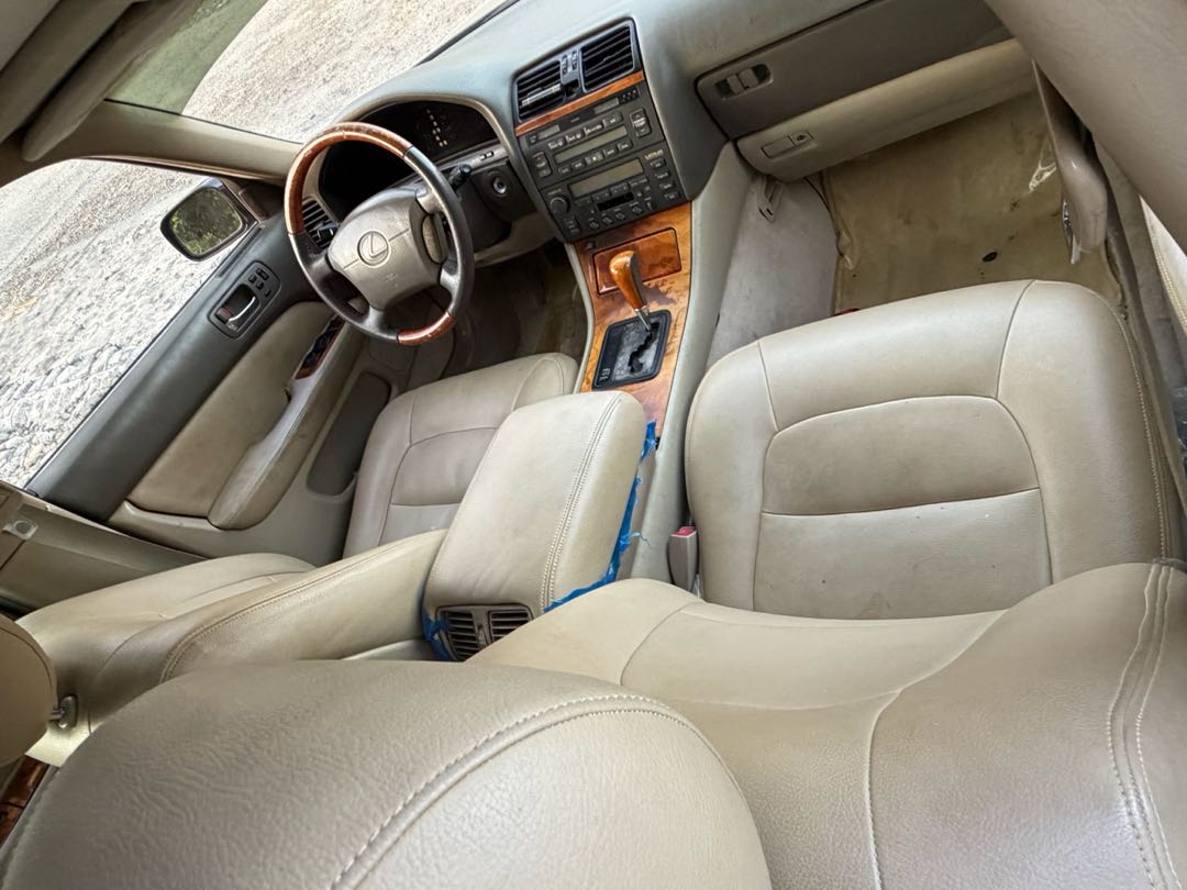 Car Image 1998 LEXUS LS 400