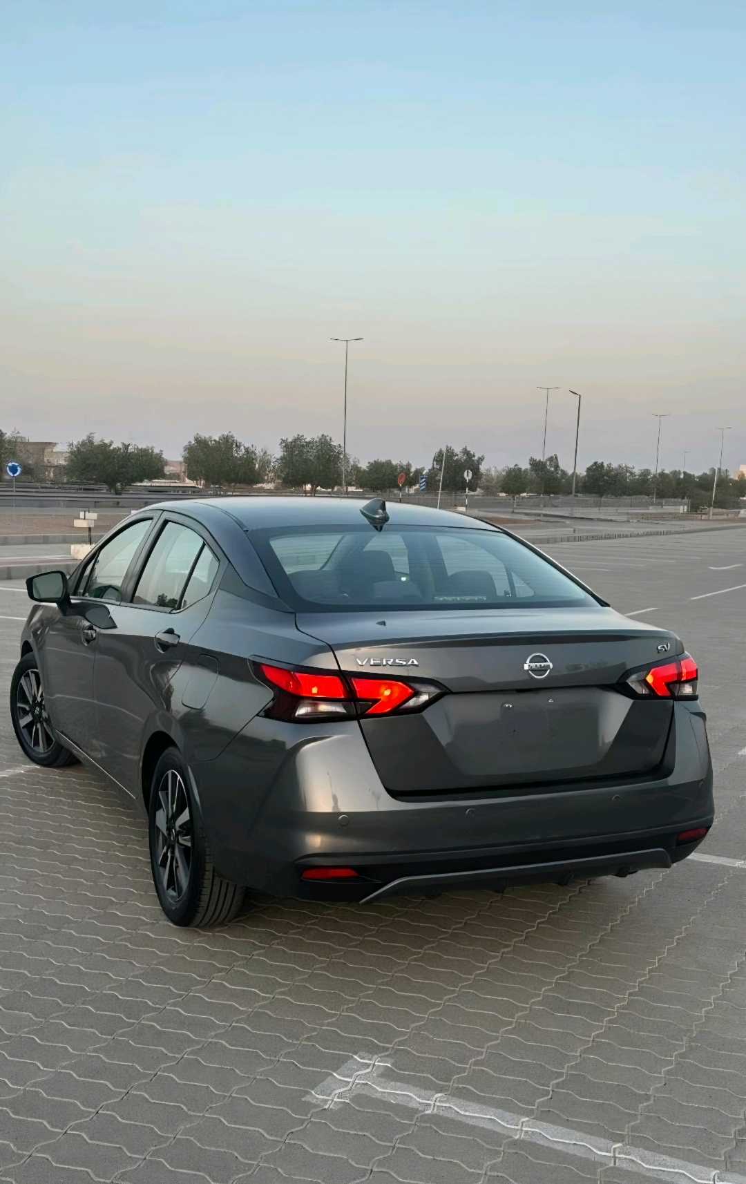 NISSAN VERSA 2023