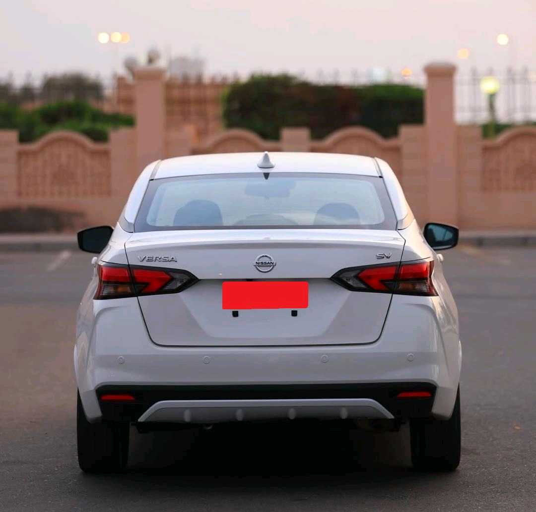NISSAN VERSA 2023