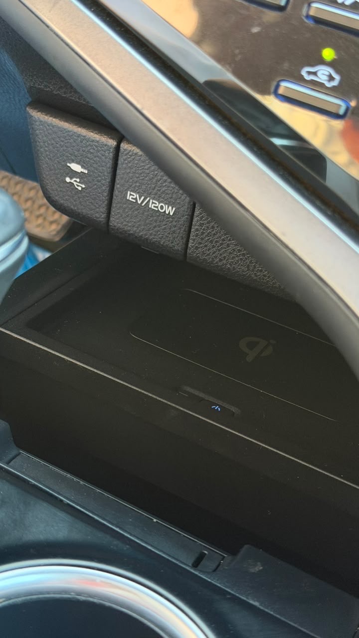 Car Image 2018 TOYOTA CAMRY XSE