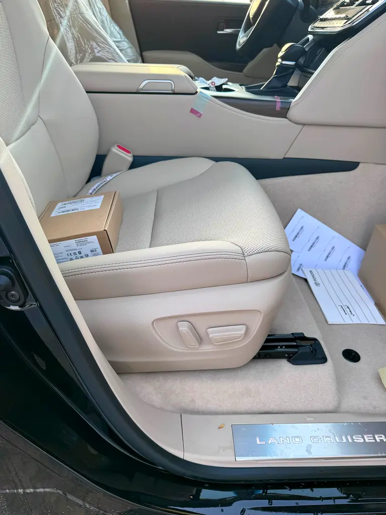 Car Image 2026 TOYOTA LAND CRUISER GX.R