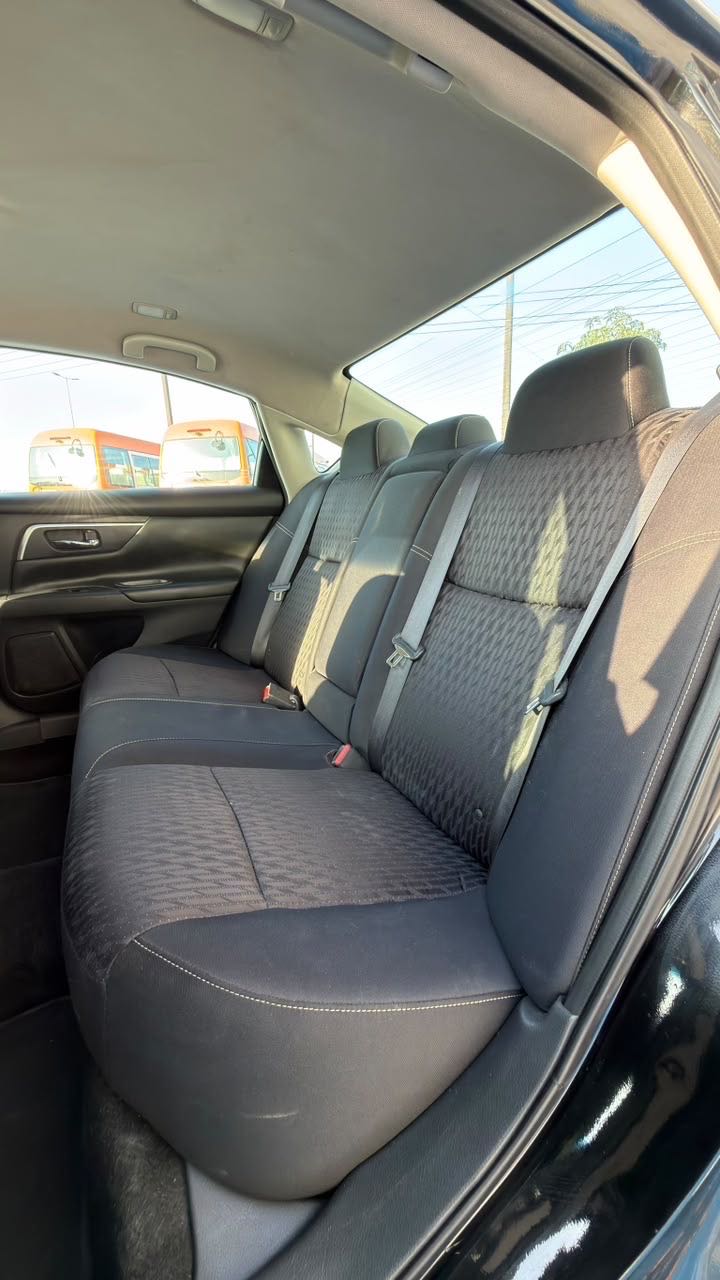 Car Image 2017 NISSAN ALTIMA SV