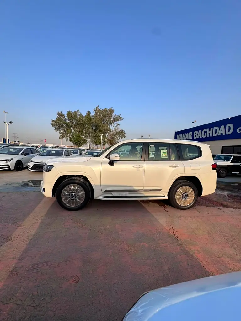 Car Image 2026 TOYOTA LAND CRUISER GX.R