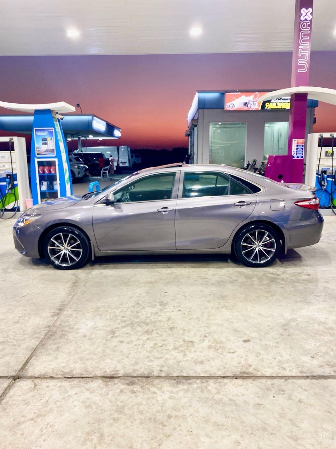 Car Image 2017 TOYOTA CAMRY XSE