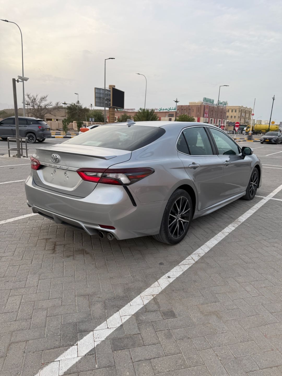 Car Image 2021 TOYOTA CAMRY SE