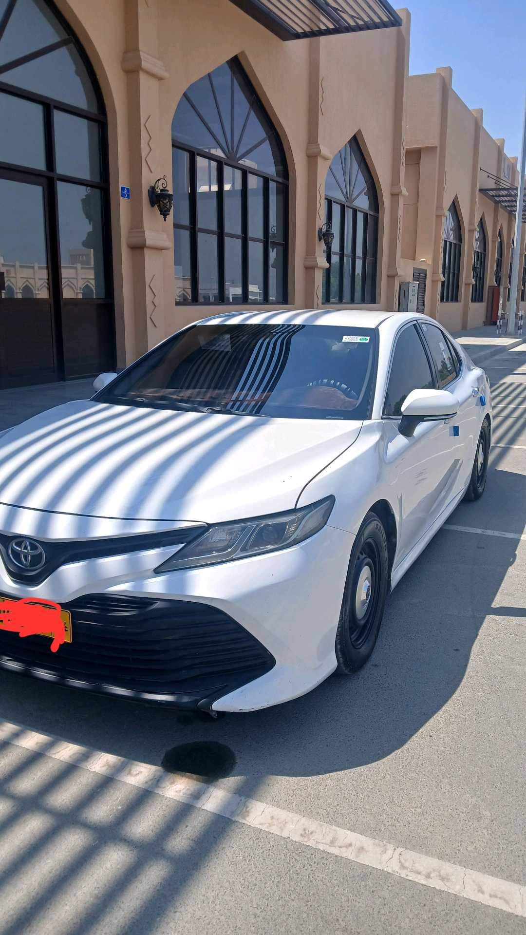 Car Image 2018 TOYOTA CAMRY E