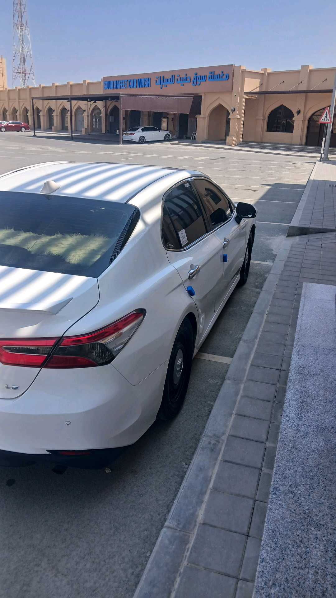 Car Image 2018 TOYOTA CAMRY E