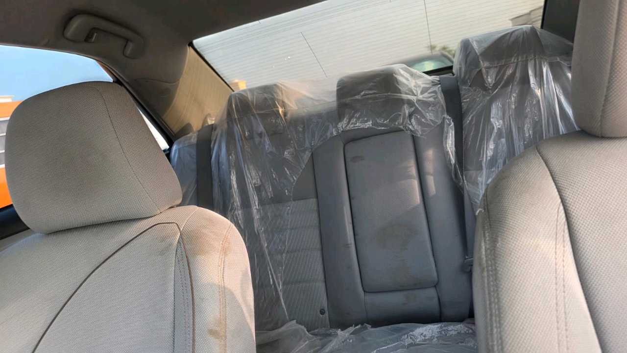 Car Image 2015 TOYOTA CAMRY LE