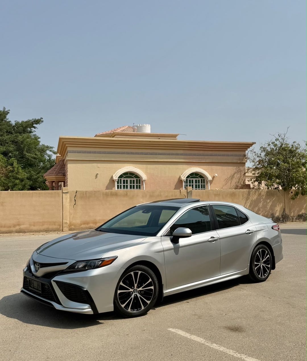 Car Image 2018 TOYOTA CAMRY SE