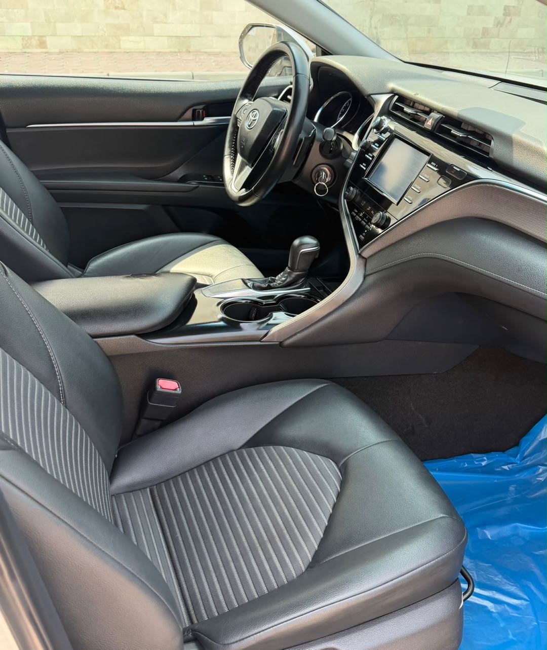 Car Image 2018 TOYOTA CAMRY SE