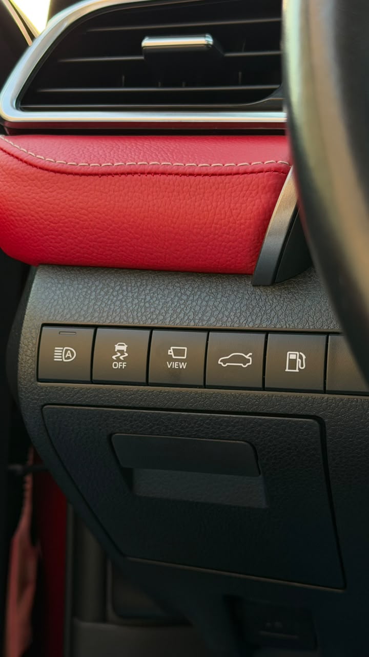 Car Image 2018 TOYOTA CAMRY XSE