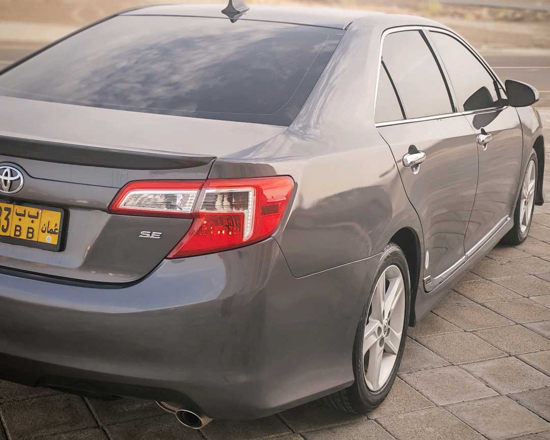 Car Image 2012 TOYOTA CAMRY SE