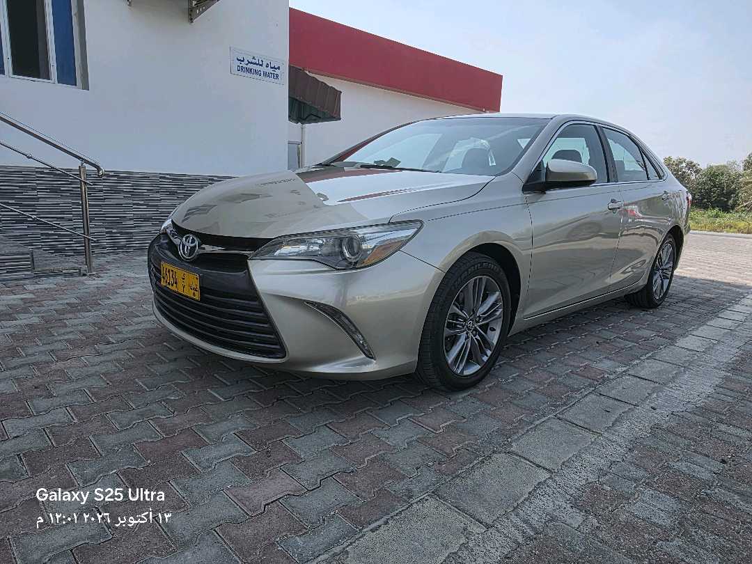 Car Image 2015 TOYOTA CAMRY SE