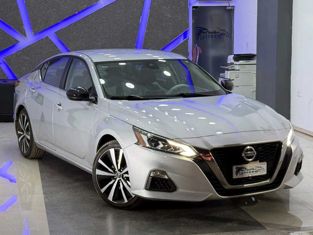 Car Image 2022 NISSAN ALTIMA SR