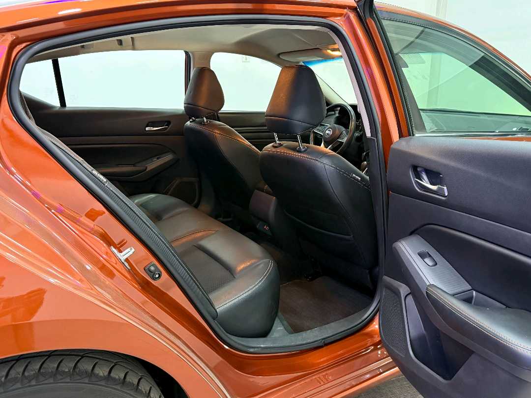 Car Image 2022 NISSAN ALTIMA SR