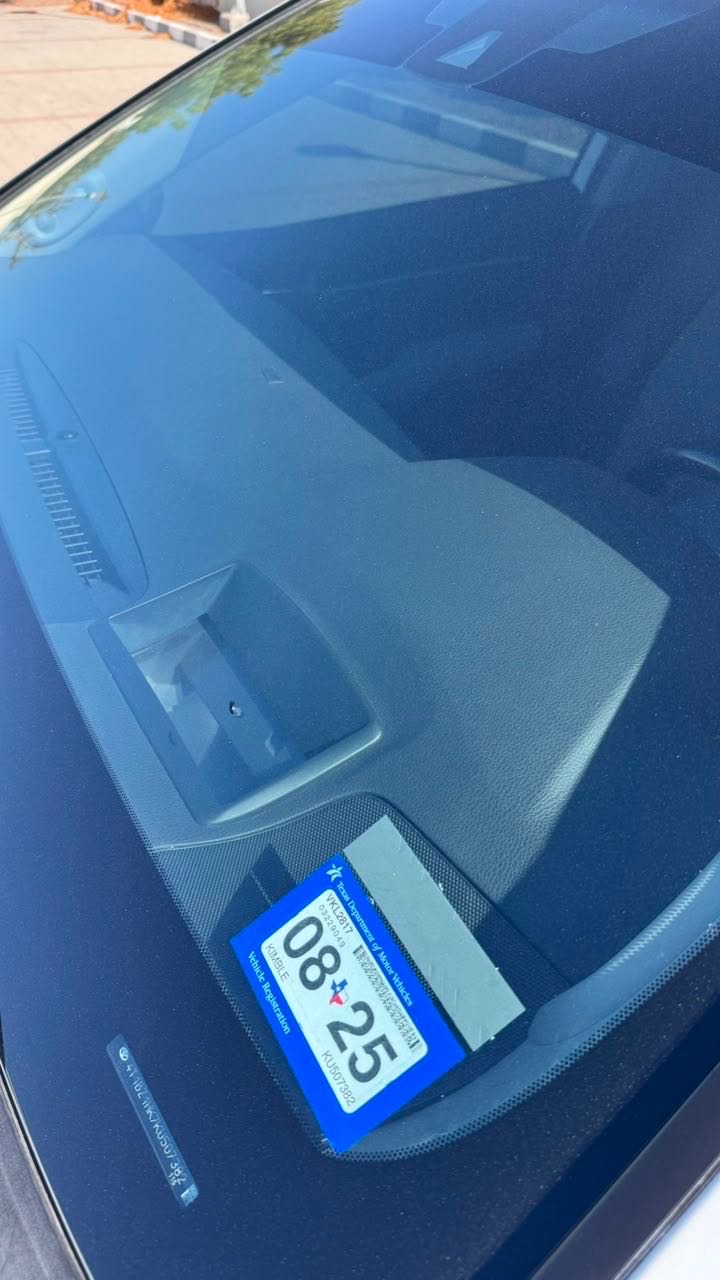 Car Image 2019 TOYOTA CAMRY XLE