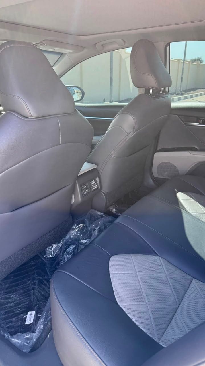 Car Image 2019 TOYOTA CAMRY XLE