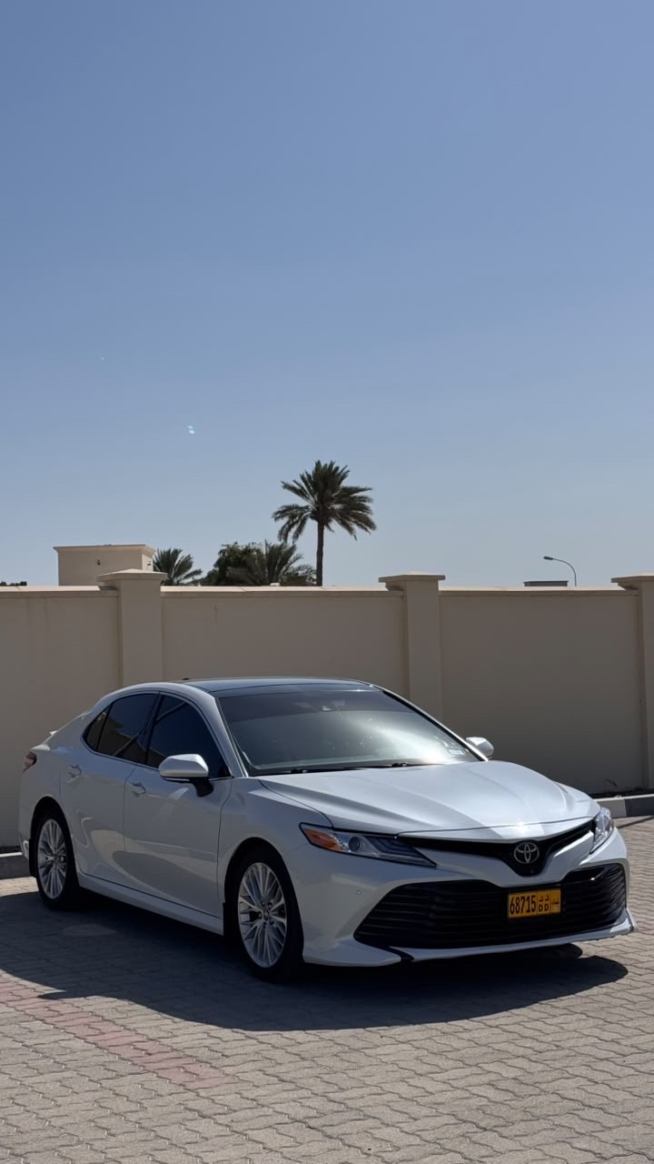 Car Image 2019 TOYOTA CAMRY XLE