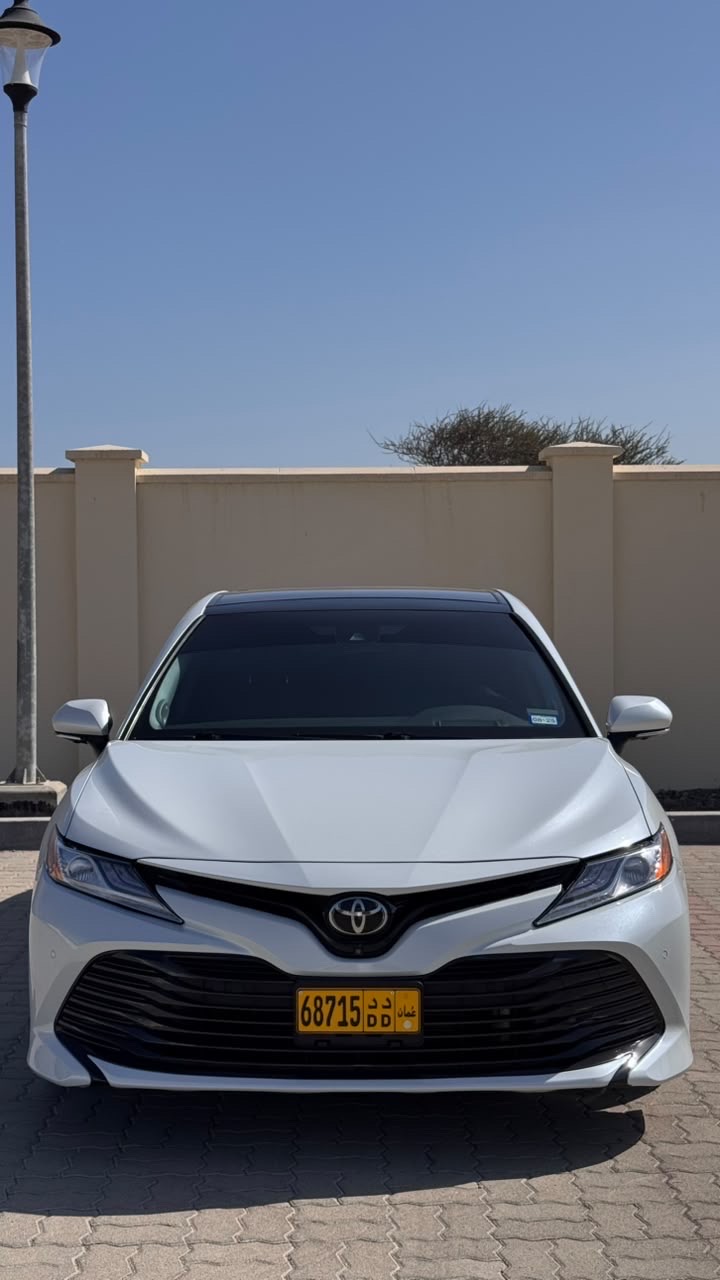Car Image 2019 TOYOTA CAMRY XLE