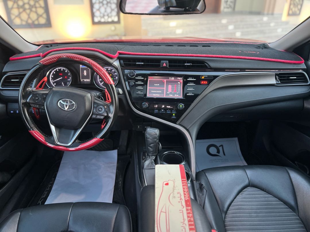 Car Image 2019 TOYOTA CAMRY SE