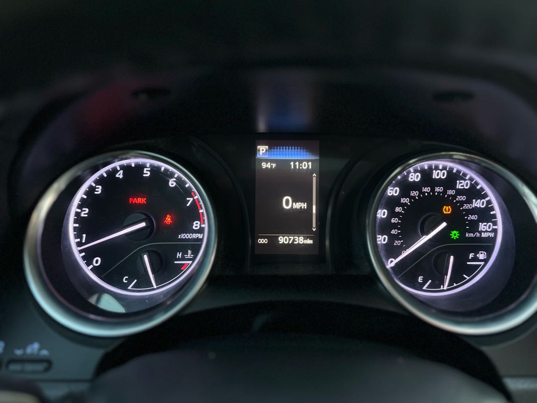 Car Image 2019 TOYOTA CAMRY SE